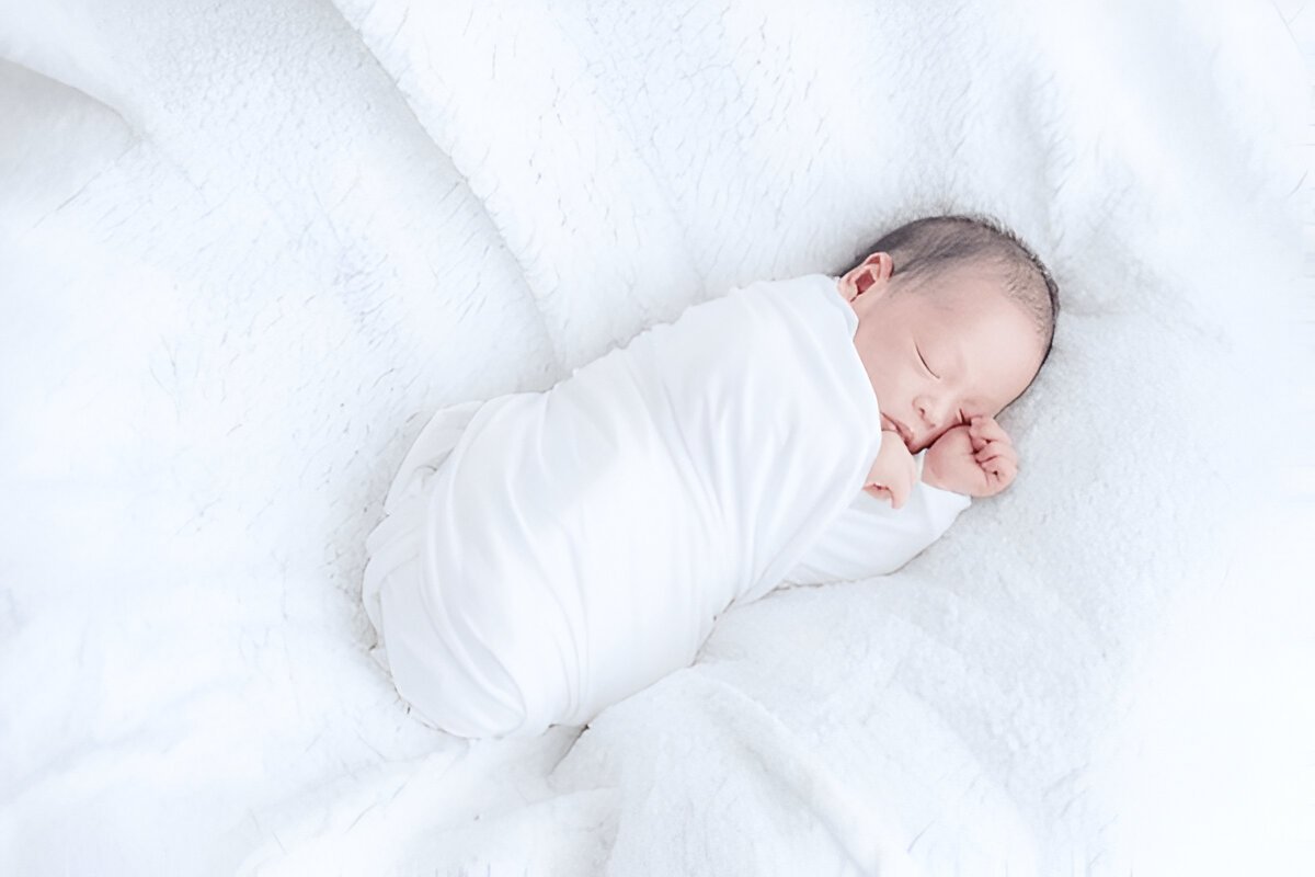 Swaddling and Sleep Sacks: to Get 9 Month Old to Sleep Safely