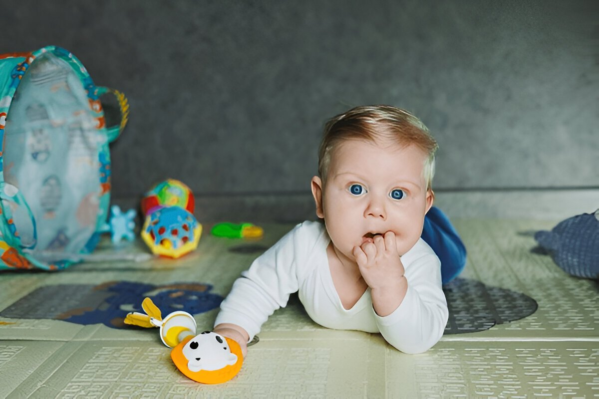 7 Fun and Developmentally Beneficial 4 Month Old Baby Activities